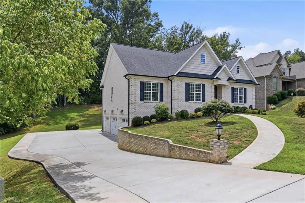 6171 Olde Fields Way Pfafftown, NC 27040