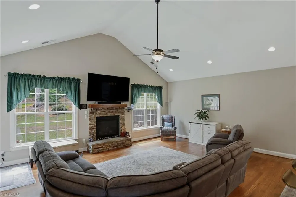 6171 Olde Fields Way Pfafftown, NC 27040
