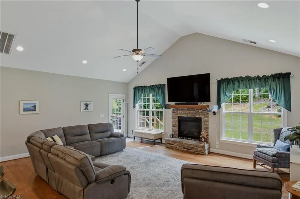 6171 Olde Fields Way Pfafftown, NC 27040