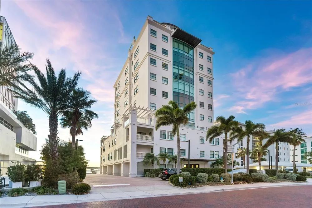 258 GOLDEN GATE POINT #701 Sarasota, FL 34236