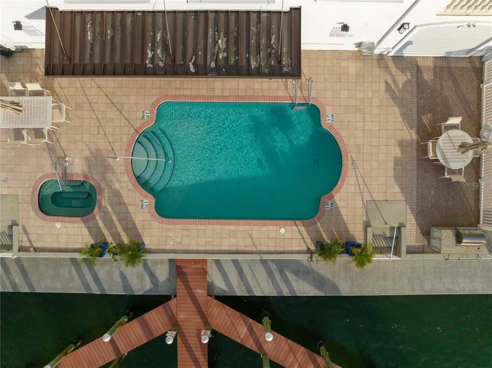 258 GOLDEN GATE POINT #701 Sarasota, FL 34236