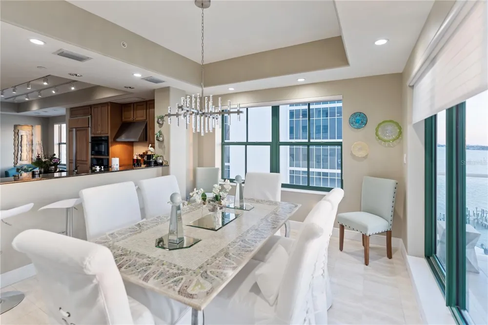 258 GOLDEN GATE POINT #701 Sarasota, FL 34236