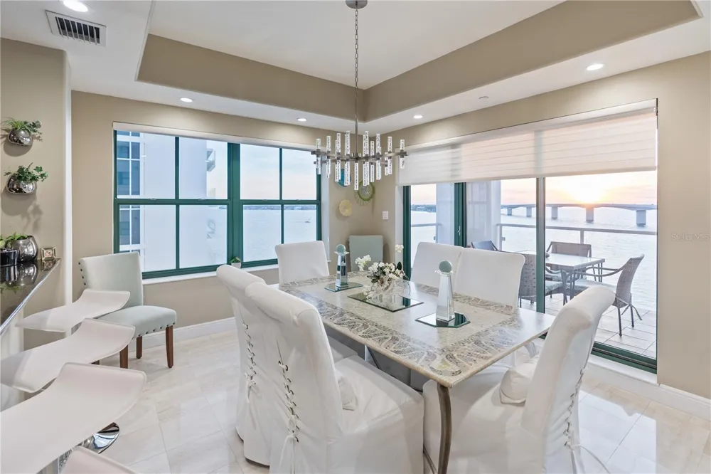 258 GOLDEN GATE POINT #701 Sarasota, FL 34236
