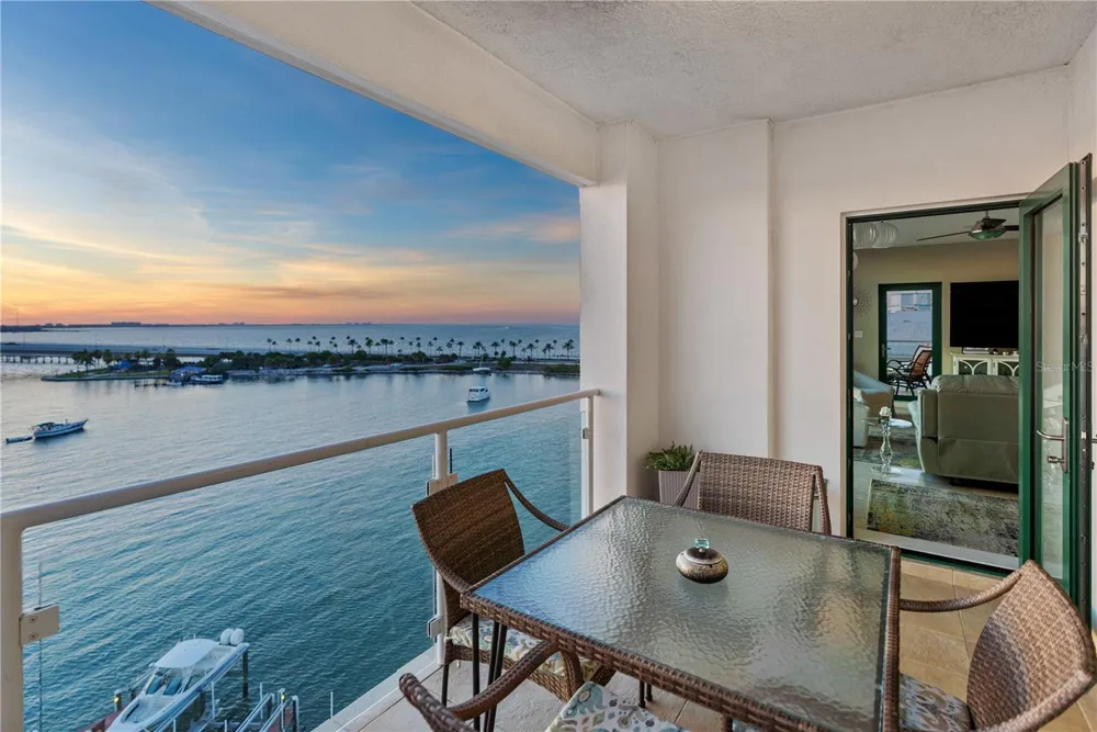 258 GOLDEN GATE POINT #701 Sarasota, FL 34236