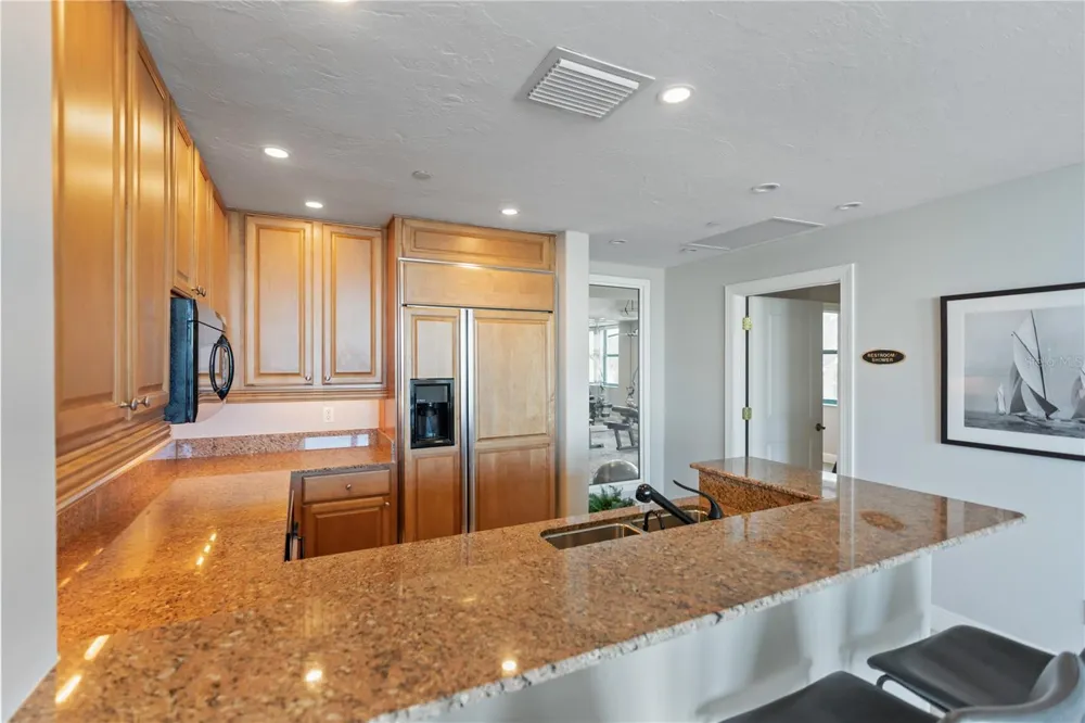 258 GOLDEN GATE POINT #701 Sarasota, FL 34236