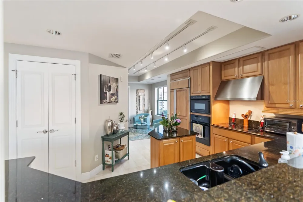 258 GOLDEN GATE POINT #701 Sarasota, FL 34236