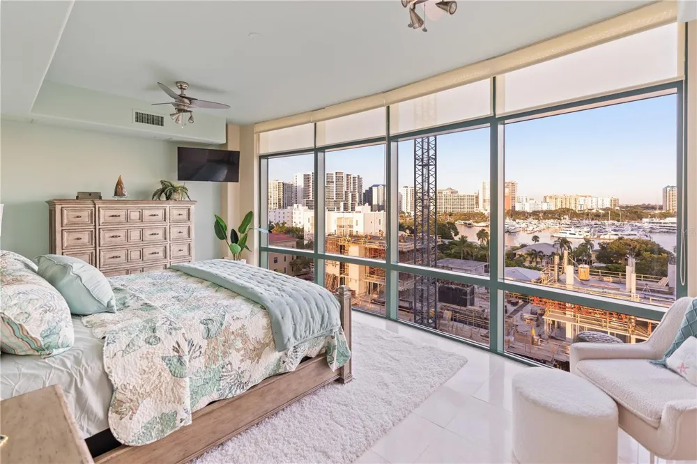 258 GOLDEN GATE POINT #701 Sarasota, FL 34236