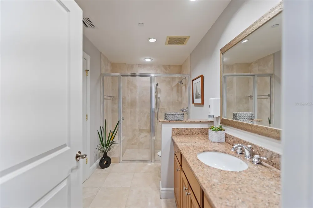 258 GOLDEN GATE POINT #701 Sarasota, FL 34236