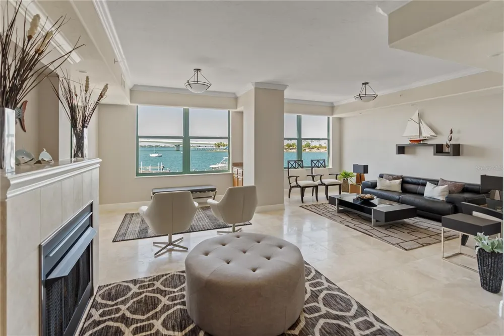 258 GOLDEN GATE POINT #701 Sarasota, FL 34236