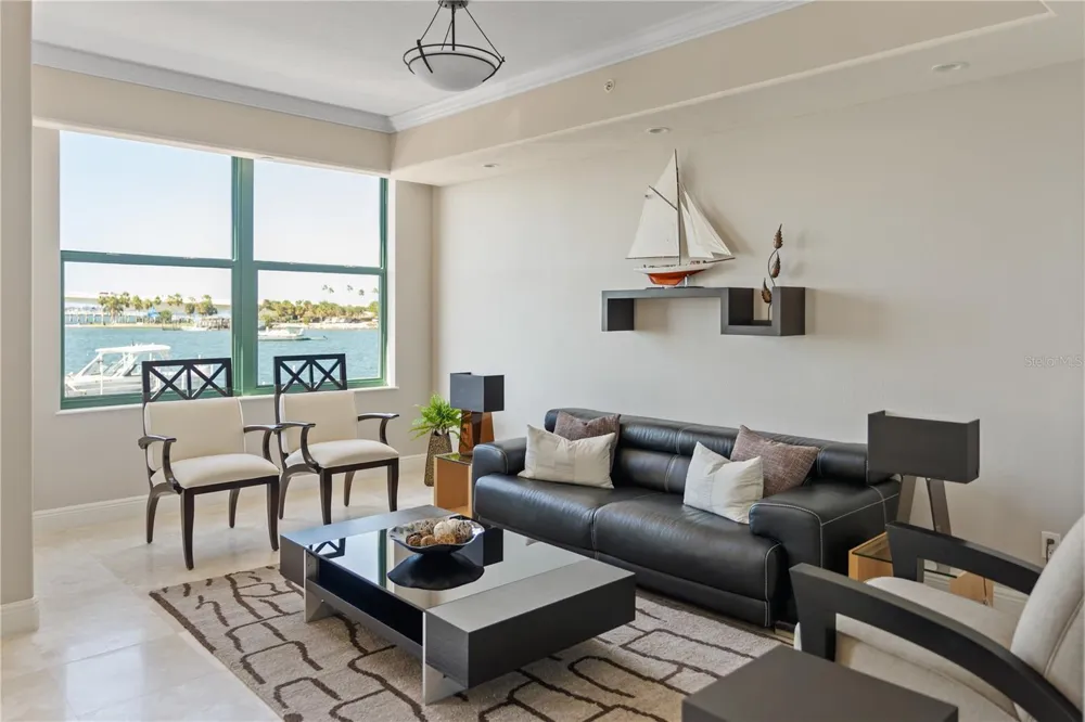 258 GOLDEN GATE POINT #701 Sarasota, FL 34236