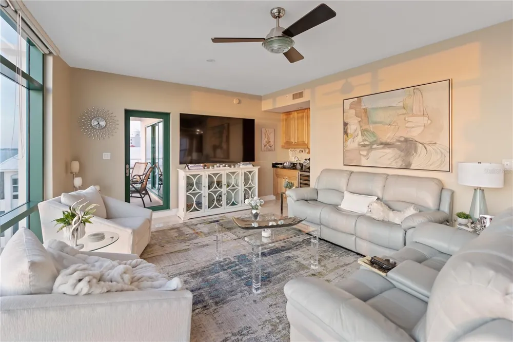 258 GOLDEN GATE POINT #701 Sarasota, FL 34236