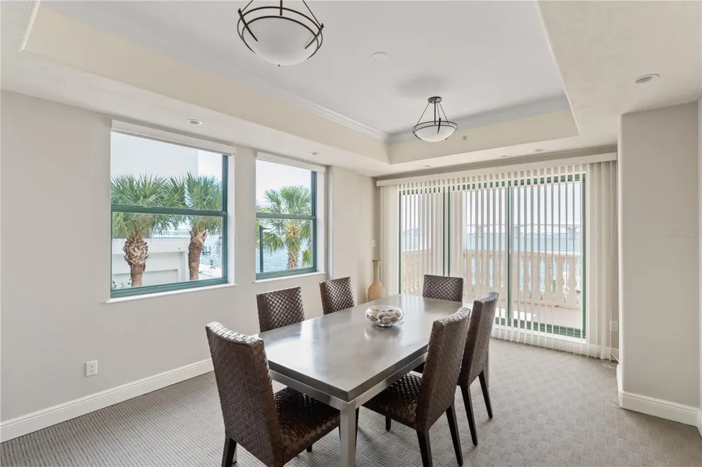 258 GOLDEN GATE POINT #701 Sarasota, FL 34236