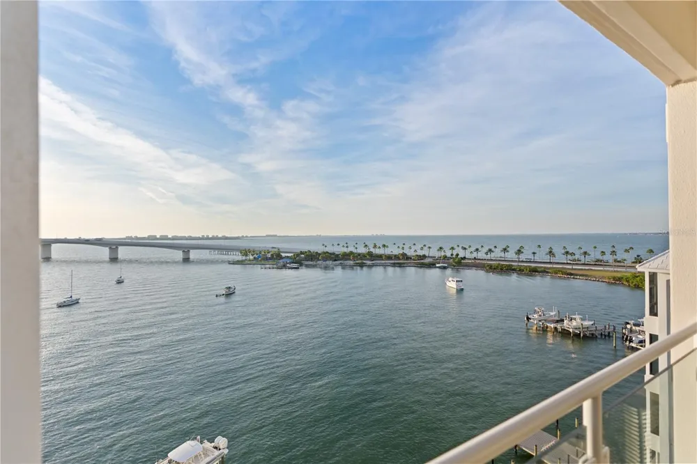 258 GOLDEN GATE POINT #701 Sarasota, FL 34236