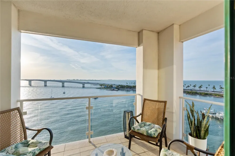 258 GOLDEN GATE POINT #701 Sarasota, FL 34236