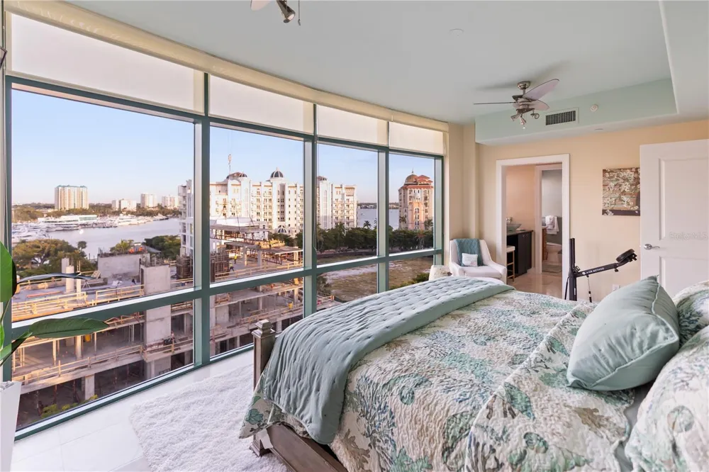 258 GOLDEN GATE POINT #701 Sarasota, FL 34236