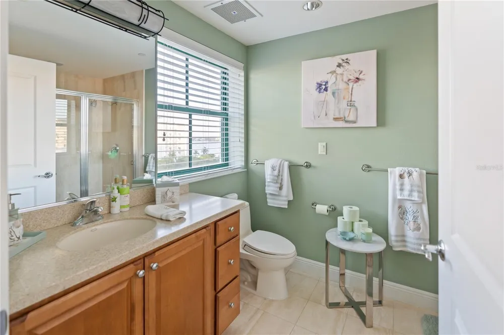258 GOLDEN GATE POINT #701 Sarasota, FL 34236