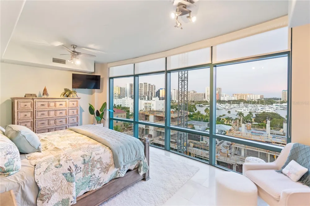 258 GOLDEN GATE POINT #701 Sarasota, FL 34236
