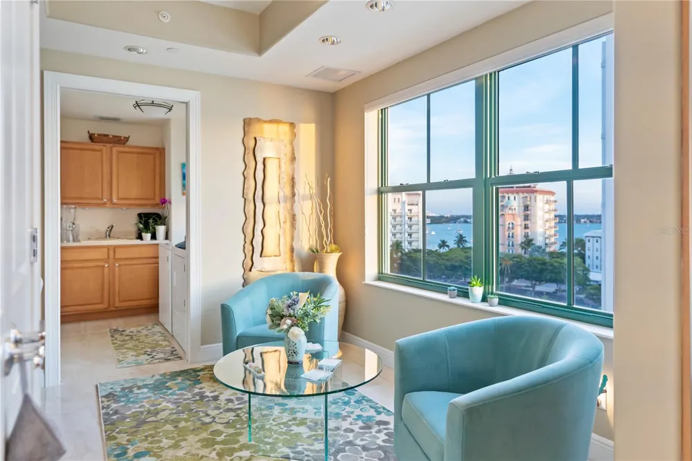 258 GOLDEN GATE POINT #701 Sarasota, FL 34236