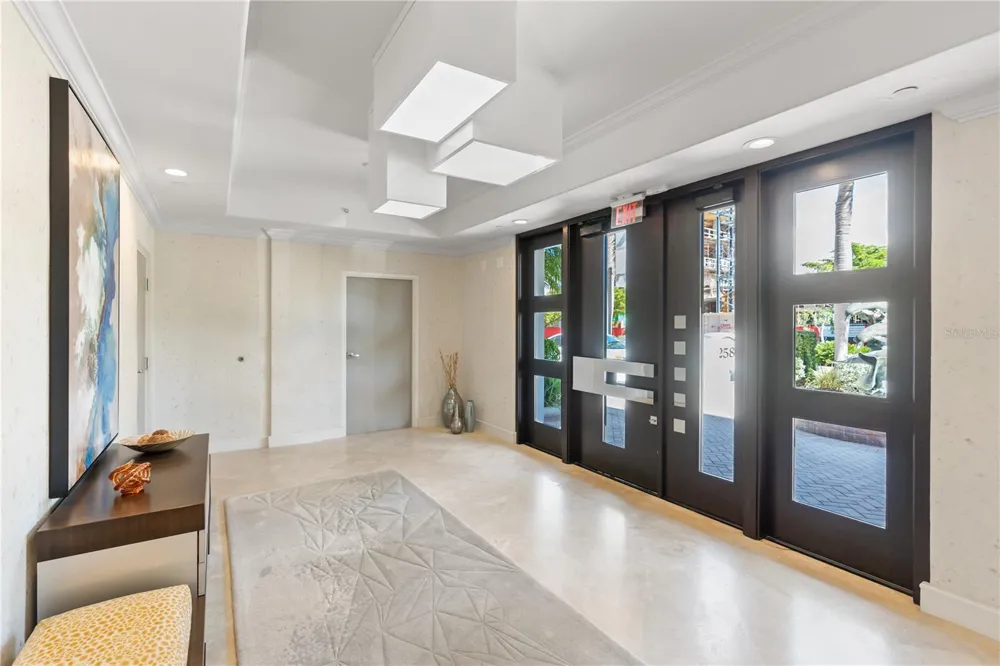 258 GOLDEN GATE POINT #701 Sarasota, FL 34236