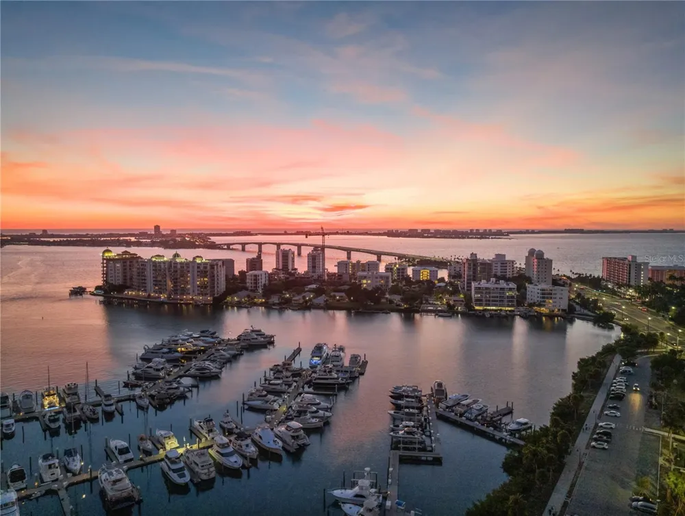 258 GOLDEN GATE POINT #701 Sarasota, FL 34236
