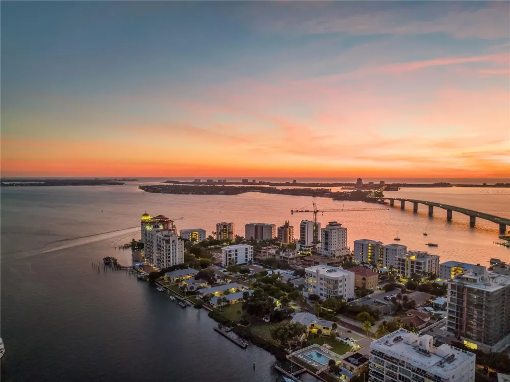 258 GOLDEN GATE POINT #701 Sarasota, FL 34236
