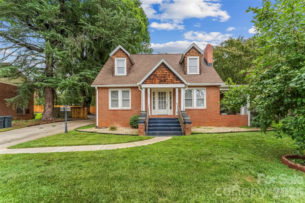 105 S Anderson Street Morganton, NC 28655