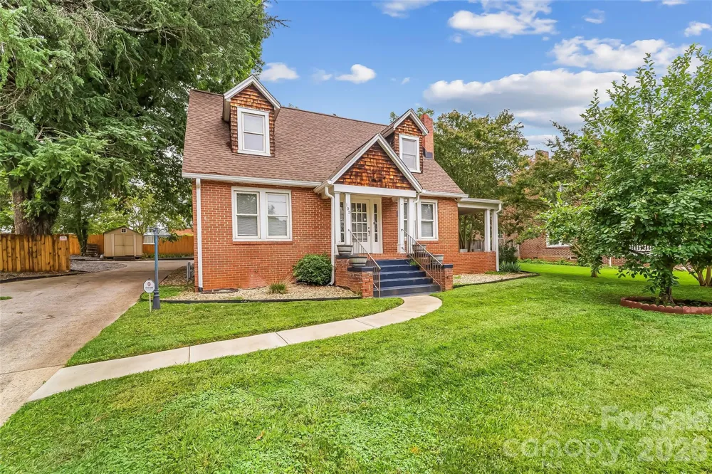 105 S Anderson Street Morganton, NC 28655