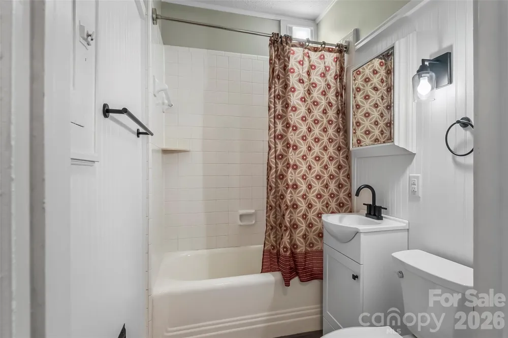 105 S Anderson Street Morganton, NC 28655