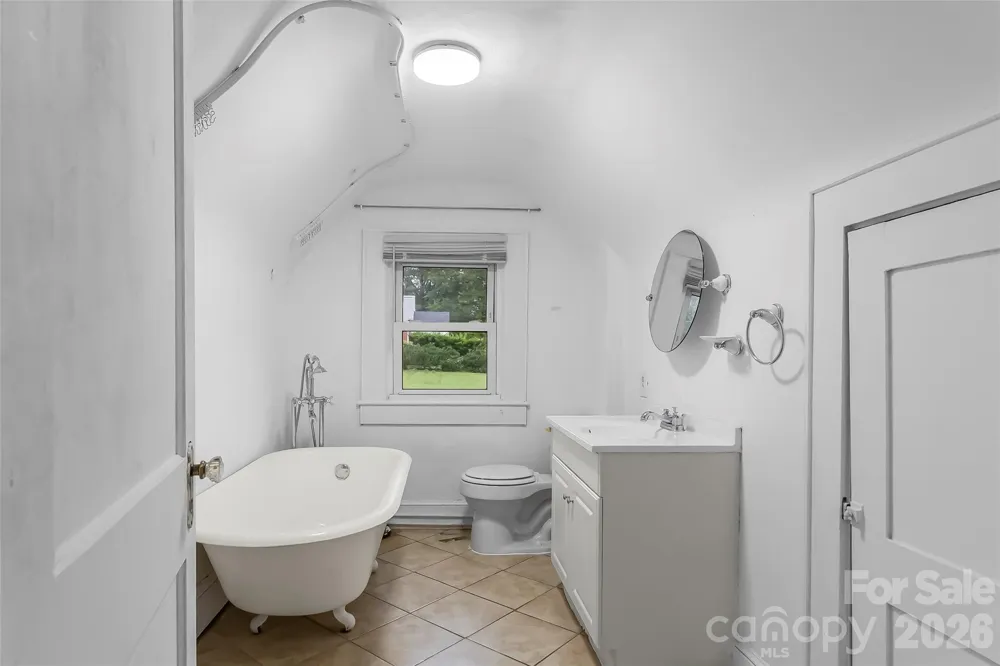 105 S Anderson Street Morganton, NC 28655