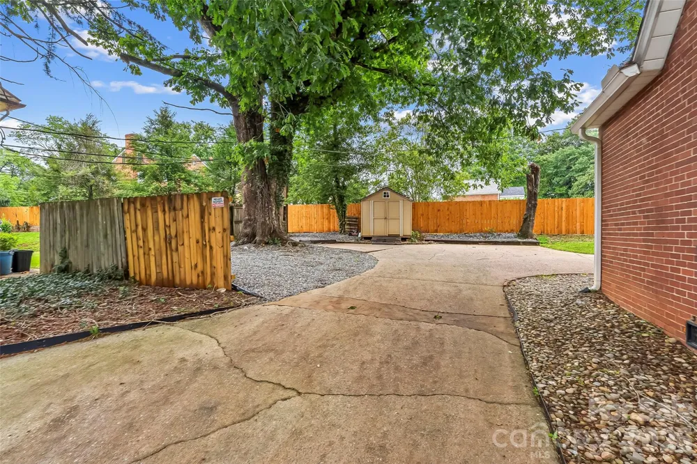 105 S Anderson Street Morganton, NC 28655