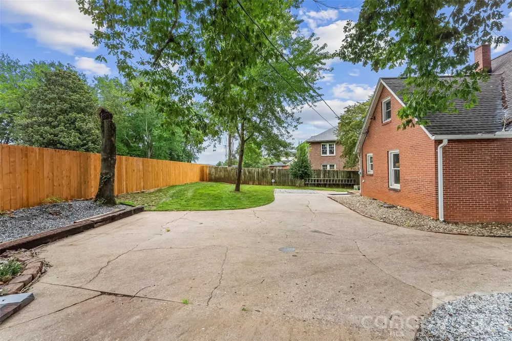 105 S Anderson Street Morganton, NC 28655