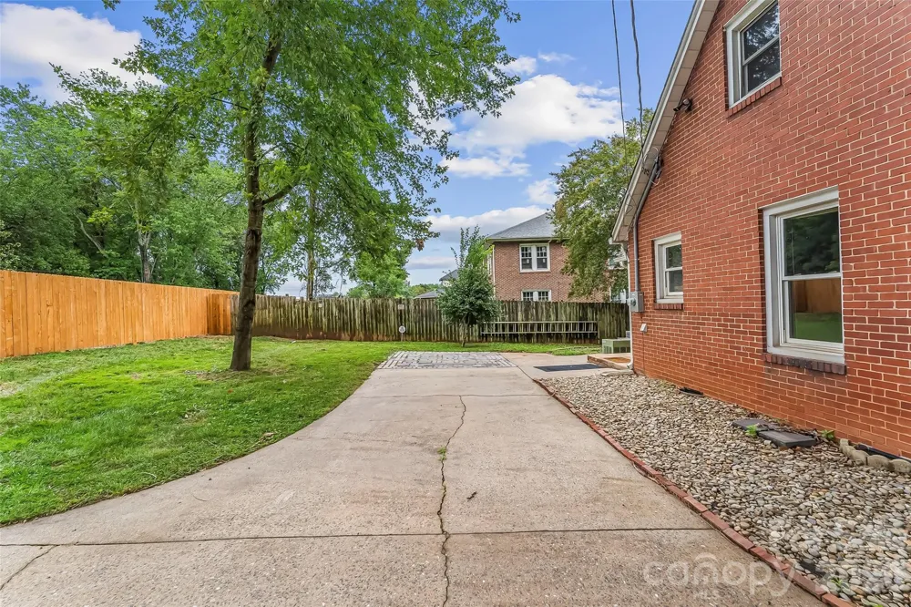 105 S Anderson Street Morganton, NC 28655
