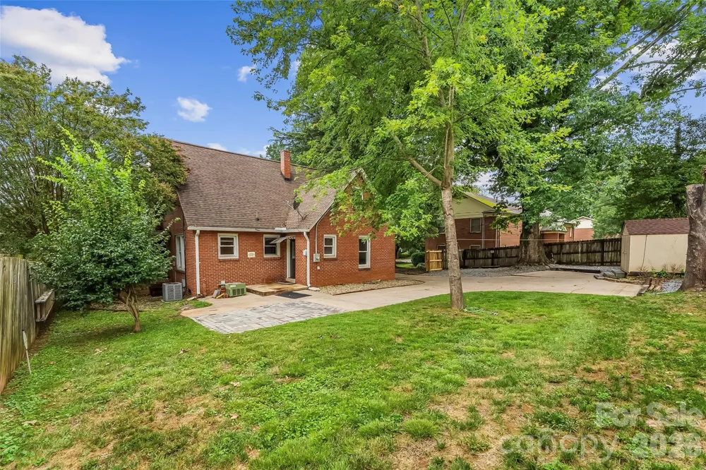 105 S Anderson Street Morganton, NC 28655