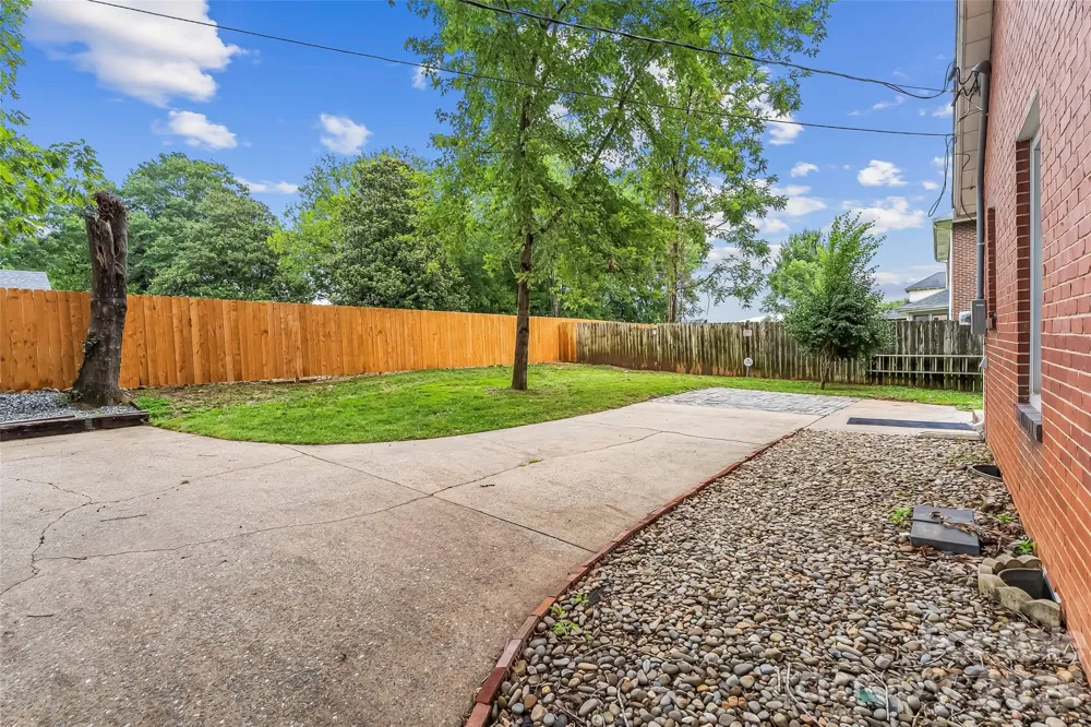 105 S Anderson Street Morganton, NC 28655