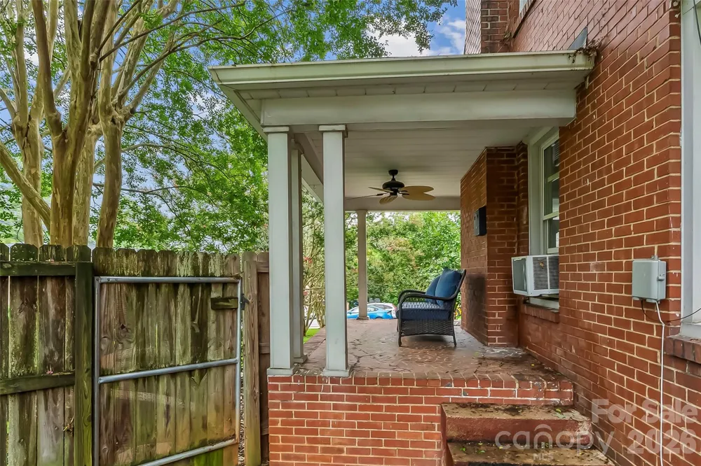 105 S Anderson Street Morganton, NC 28655