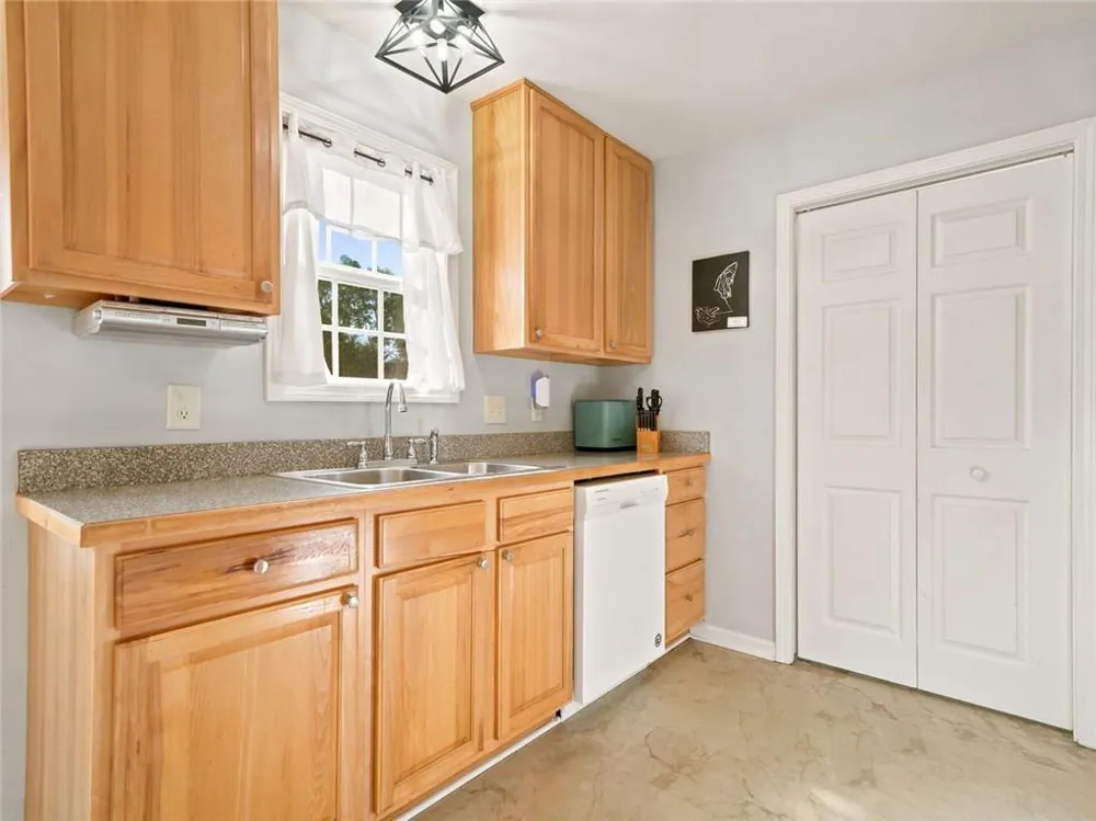 128 Brookstone Drive SW Calhoun, GA 30701