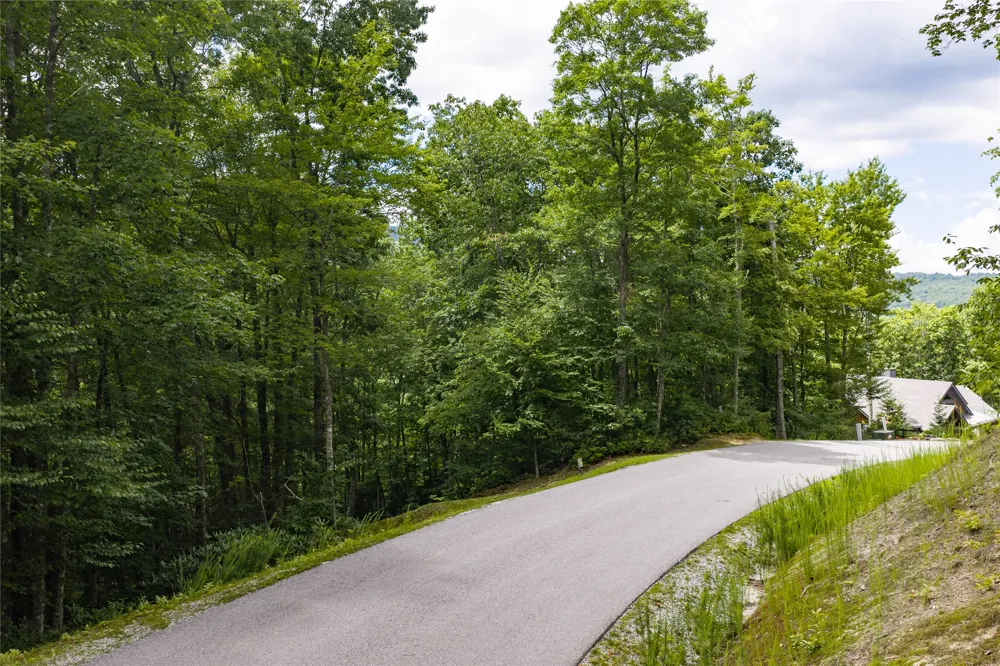 105 Crippled Oak Trail Glenville, NC 28736