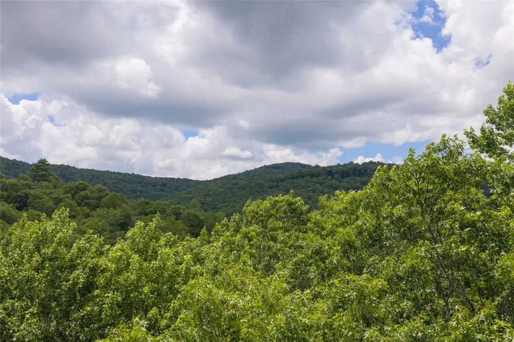 105 Crippled Oak Trail Glenville, NC 28736