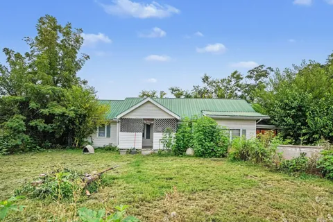 9105 Old Highway 52