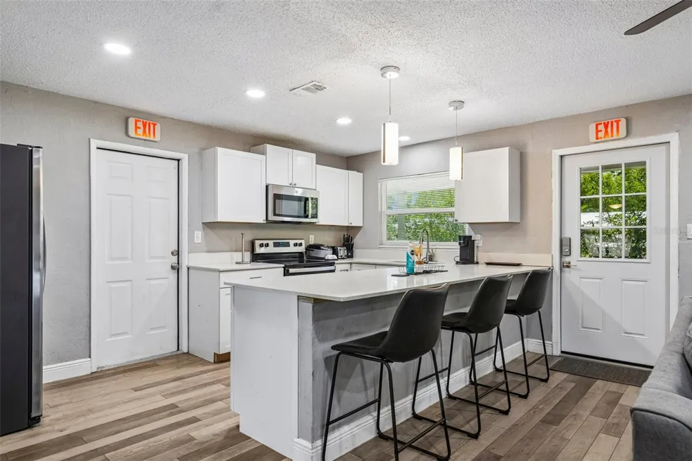 520 FAIRFAX LANE Apollo Beach, FL 33572