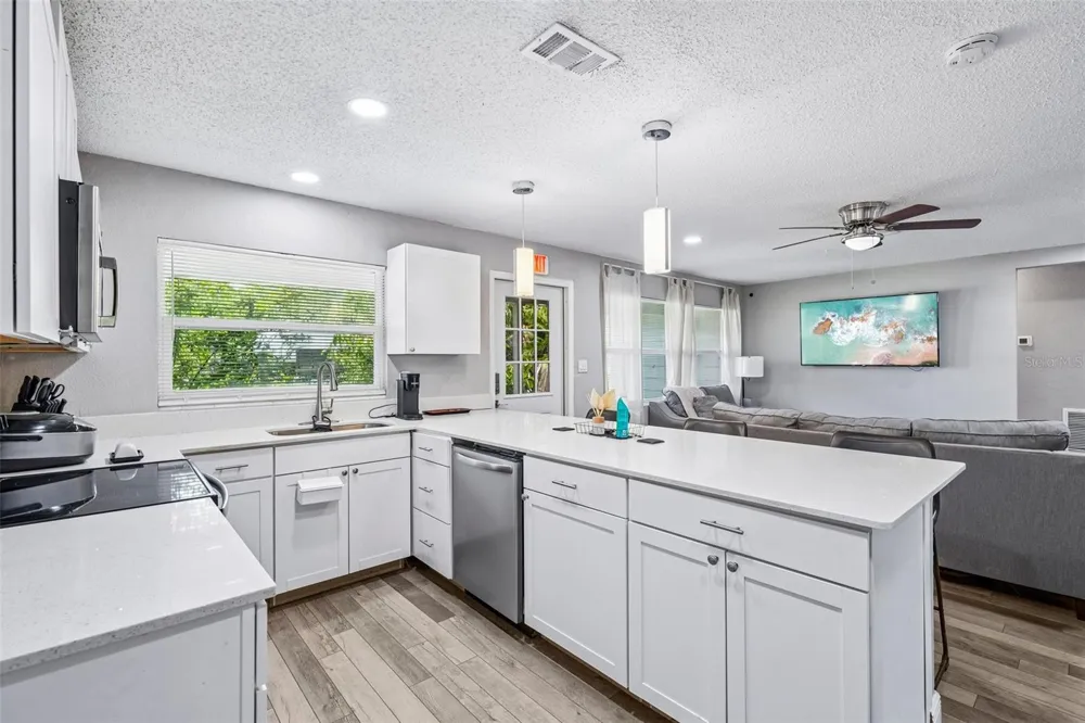 520 FAIRFAX LANE Apollo Beach, FL 33572