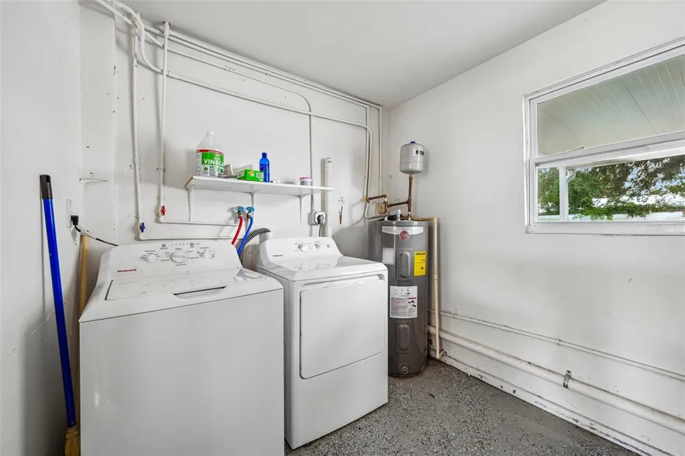 520 FAIRFAX LANE Apollo Beach, FL 33572