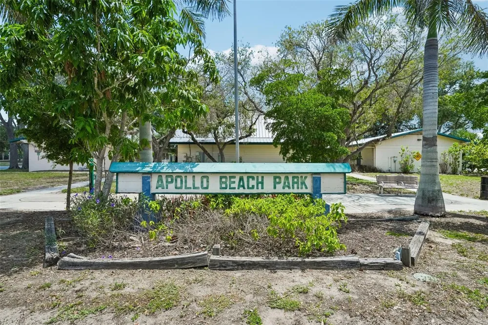 520 FAIRFAX LANE Apollo Beach, FL 33572