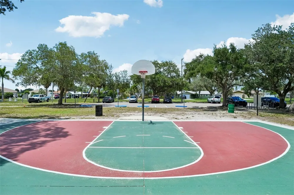 520 FAIRFAX LANE Apollo Beach, FL 33572