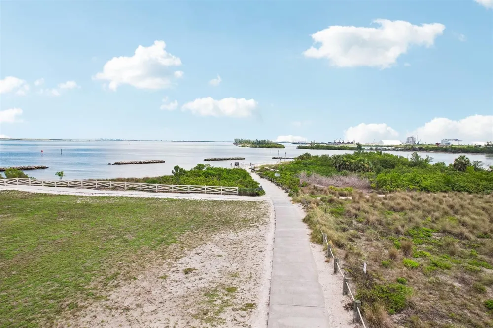 520 FAIRFAX LANE Apollo Beach, FL 33572