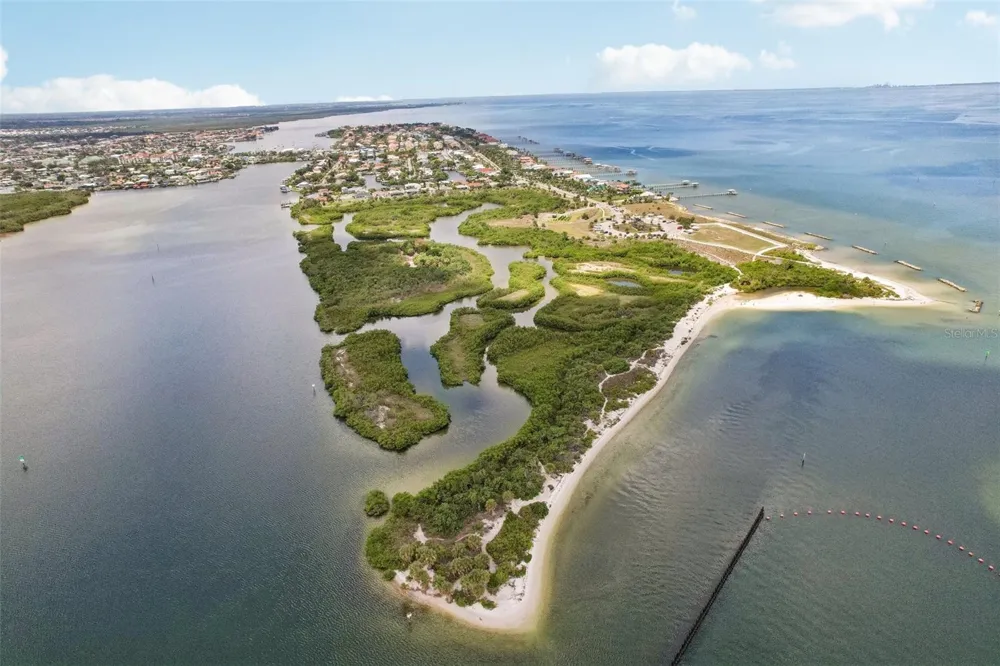 520 FAIRFAX LANE Apollo Beach, FL 33572