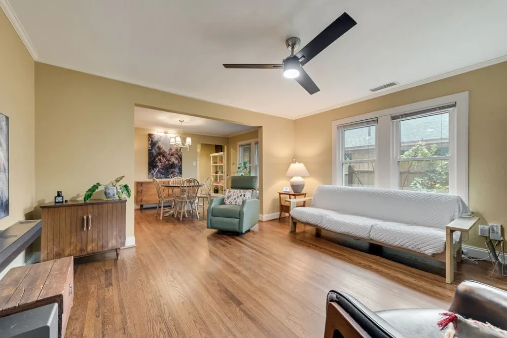 2502 BURLINGTON BOULEVARD Dallas, TX 75211