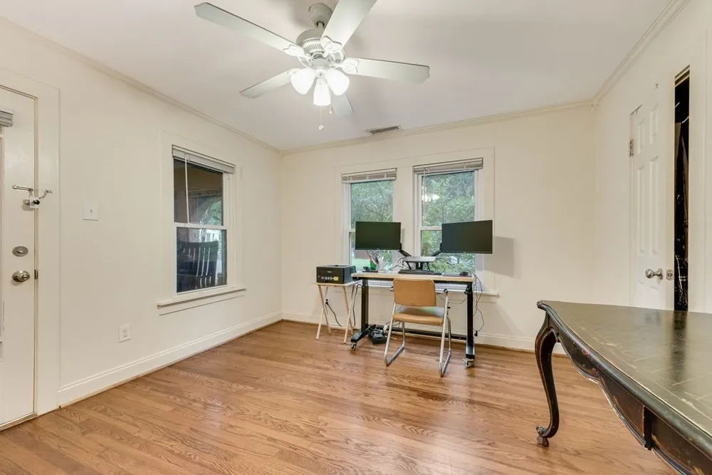 2502 BURLINGTON BOULEVARD Dallas, TX 75211