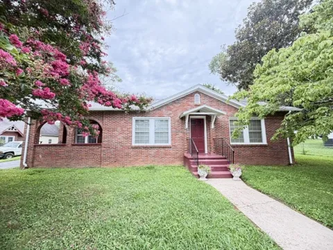 203 Bennett St
