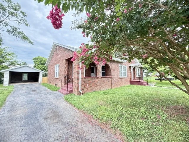 203 Bennett St Decherd, TN 37324